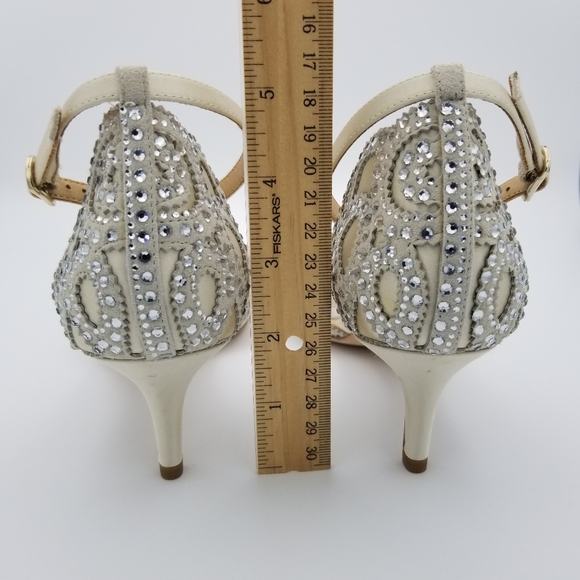 Badgley Mischka Gillian Ankle Strap Open Toe Satin Evening Shoes, Ivory, Size 7 - Picture 9 of 16